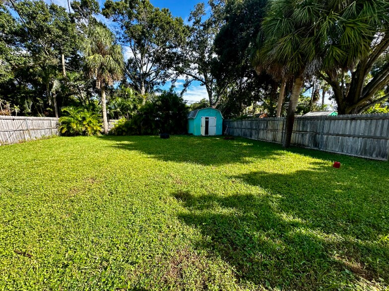 Building Photo - 5845 27th Ave S