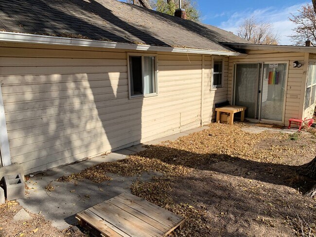 Building Photo - 2025 9th Ave