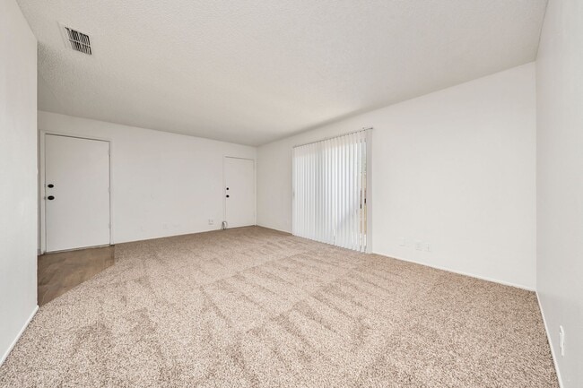 Building Photo - 3800 Lily St
