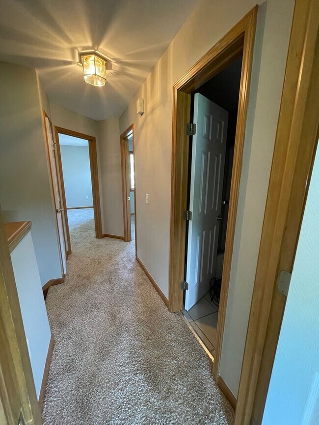 Building Photo - Waterfront! 3 Bedroom, 2 Bath Condo- Erie Village, East Syracuse