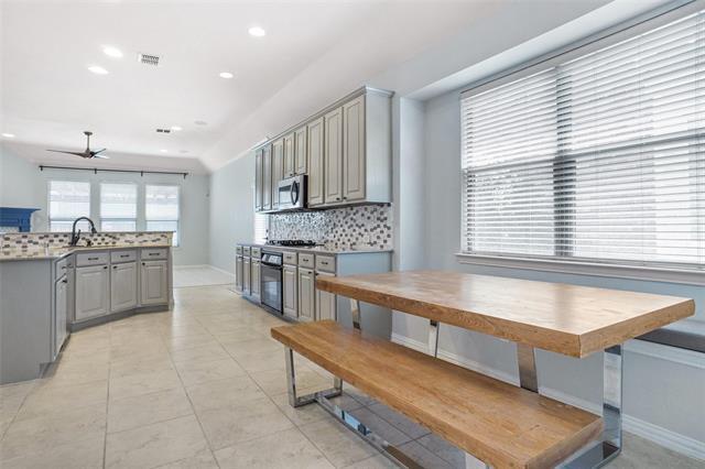 Building Photo - 5920 Pedernales Ridge