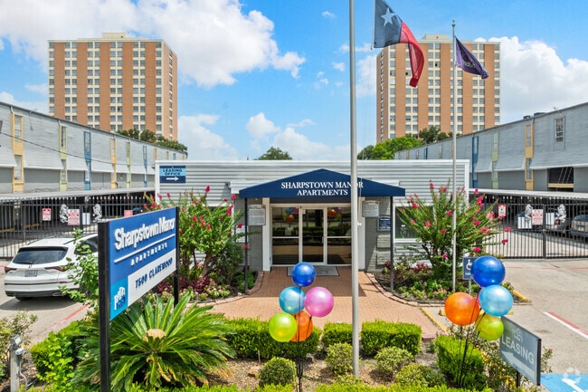 Building Photo - Sharpstown Manor