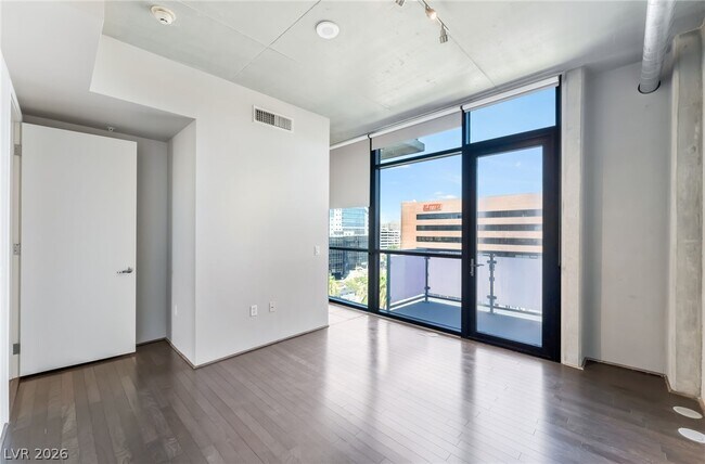 Building Photo - 353 E Bonneville Ave