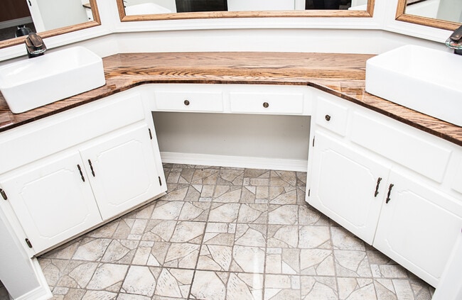 Building Photo - 17 8th St