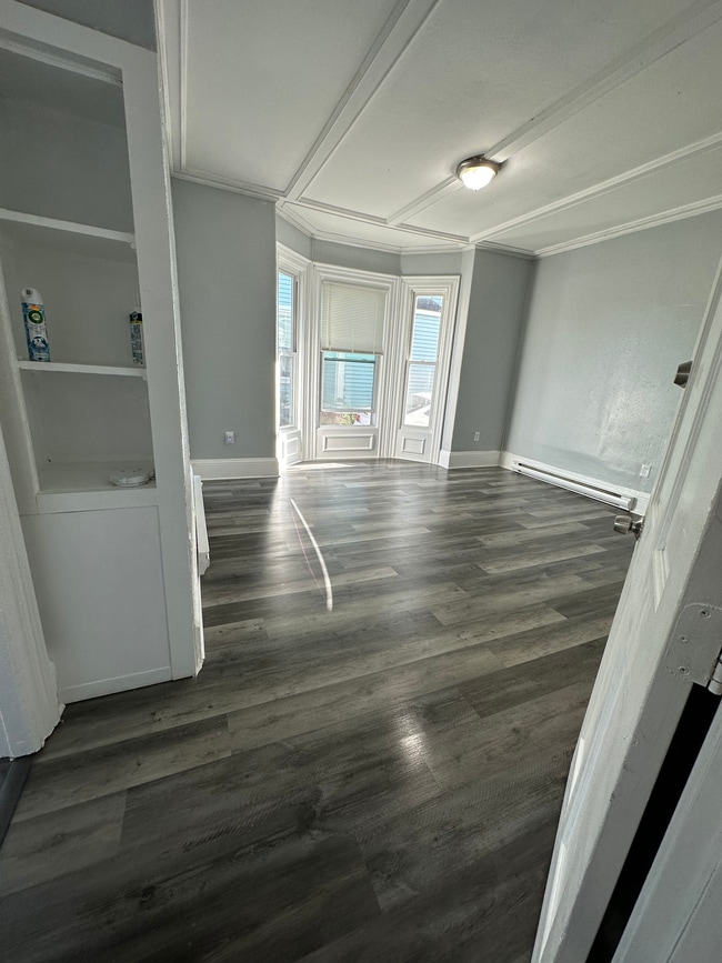 Building Photo - 66 Pecker St