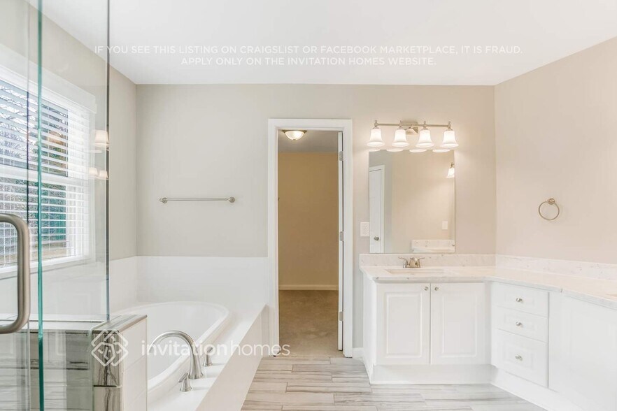 Building Photo - 2979 Kaley Dr NW