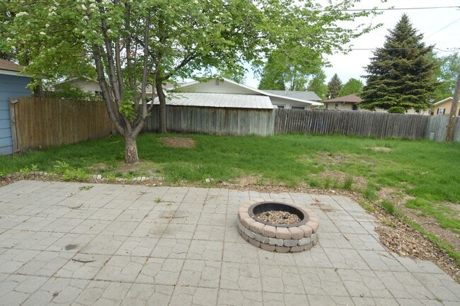 Building Photo - 5 Bedroom, 2 Bathroom House for Rent close to UND and Altru Hospital