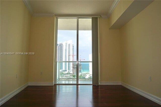 Building Photo - 200 Sunny Isles Blvd