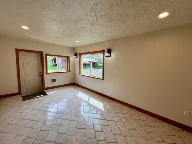 Building Photo - Charming Barn-Style 1BD/1BA – Country Setting