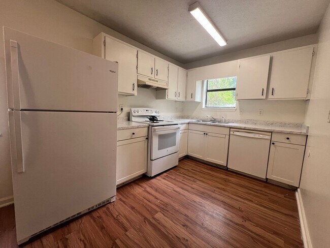 Building Photo - Two Bedroom Duplex