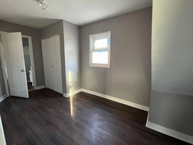 Building Photo - 4764 N 50th St