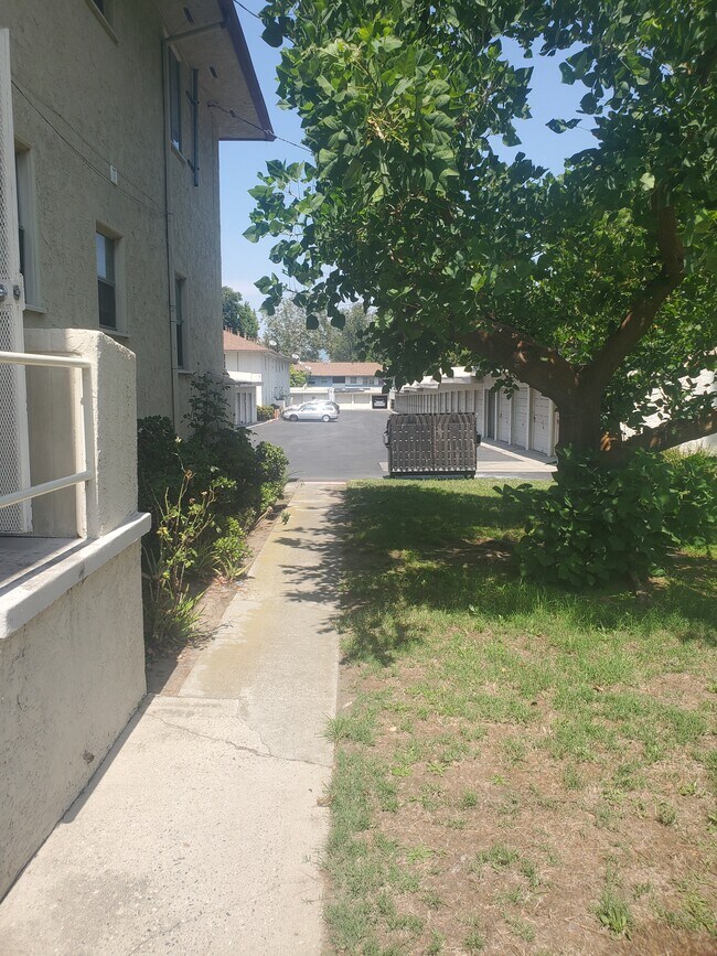 back door / back area - 5834 Bowcroft St