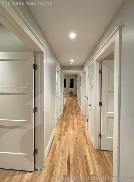 Building Photo - 70 Spring St