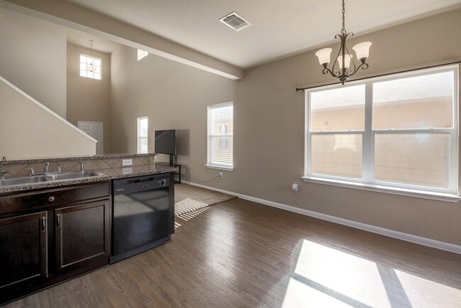 Building Photo - 604 Red Tails Dr