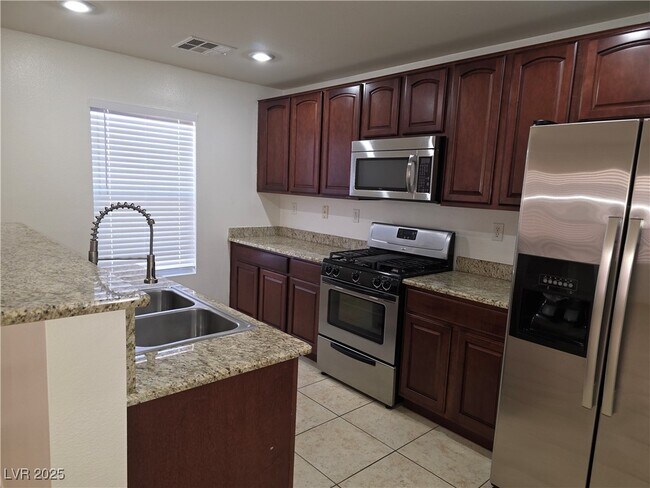Building Photo - 9252 Valley Ranch Ave