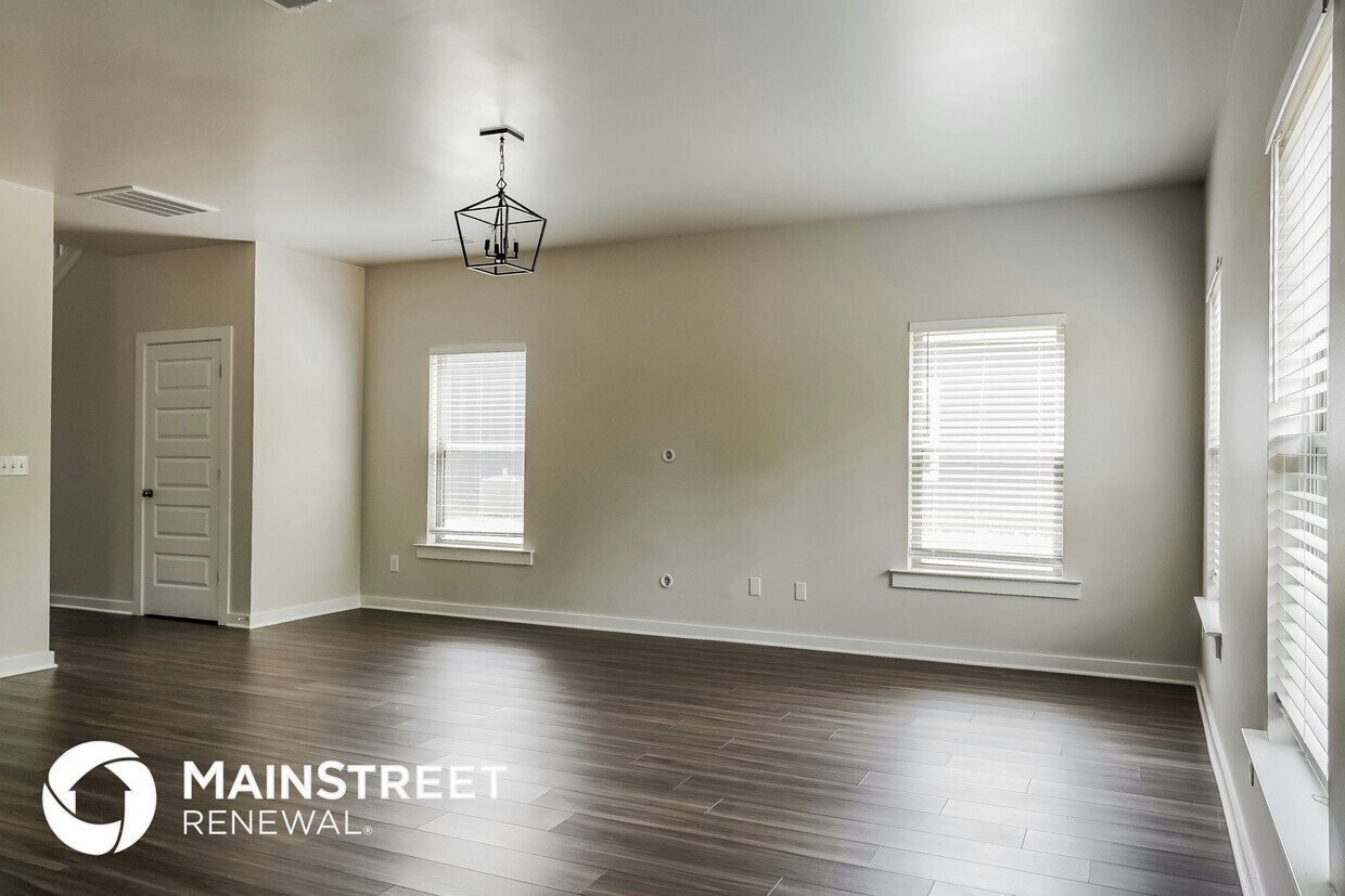 Building Photo - 370 Ridgeview Cir