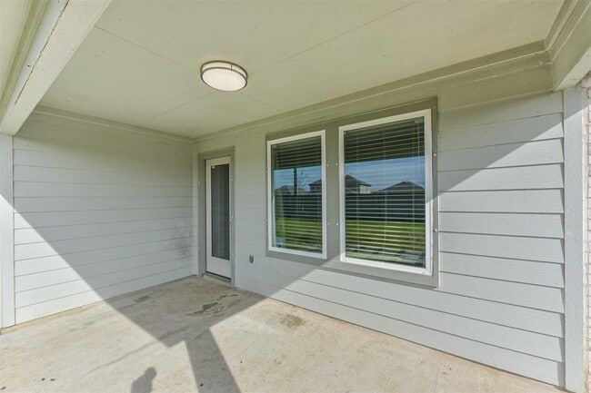 Building Photo - 918 Betsy Hl Dr