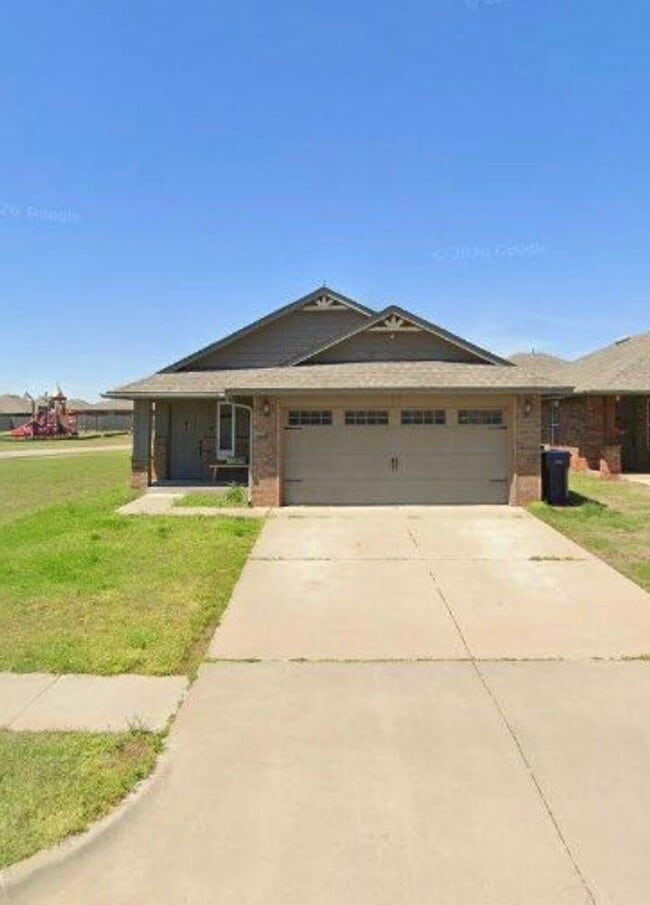 Building Photo - Immaculate 3 bed 2 bath in Mustang Schools, ready for move in on or before July 1st!