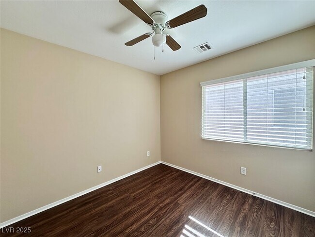 Building Photo - 7576 Jacaranda Leaf St