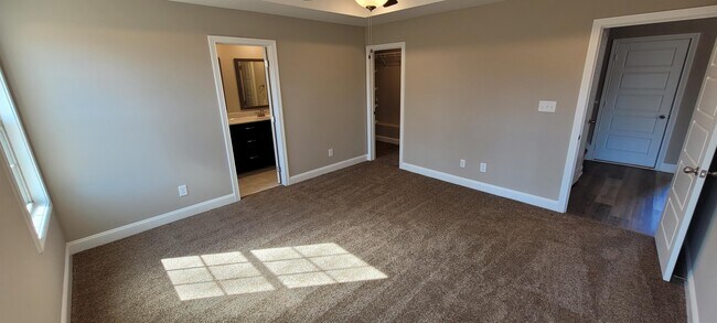Building Photo - 1098 Whitney Dr