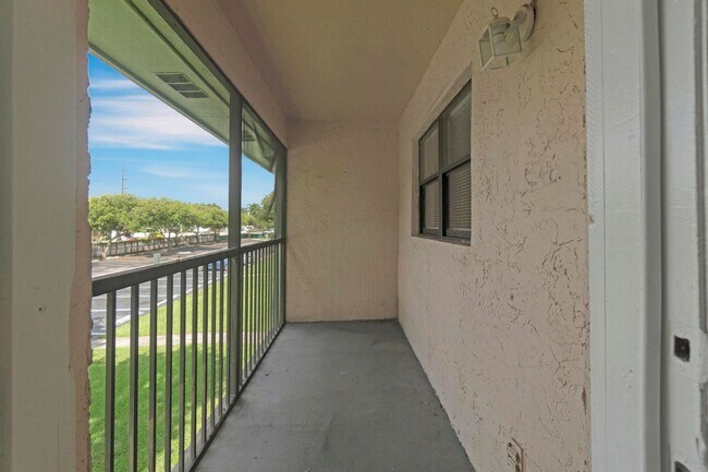 Building Photo - NICE 2/1 UNIT AVAILABLE AT THE PRESERVE in SUNRISE