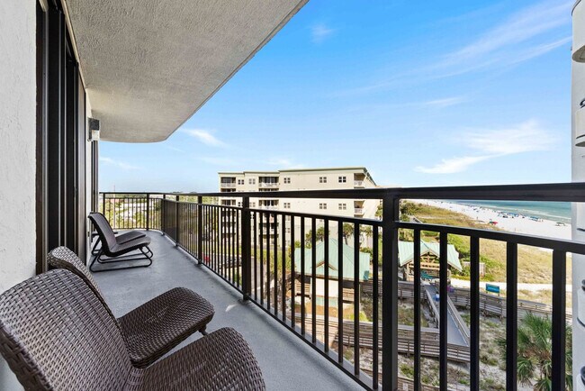 Building Photo - 833 Santa Rosa Blvd