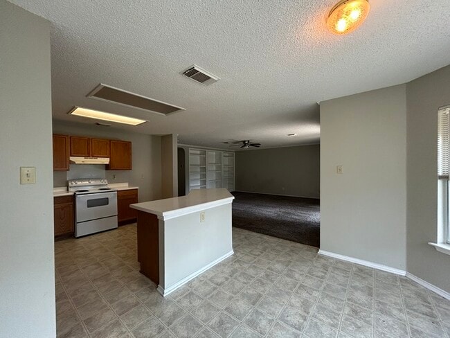 Building Photo - 407 Bluegrass Creek