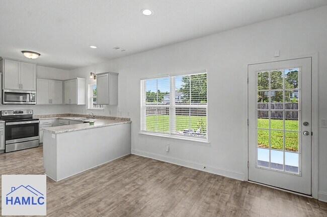 Building Photo - 40 Rimes Ave SE