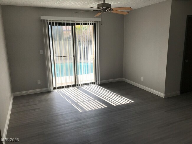 Building Photo - 6271 Cedarwood Ave