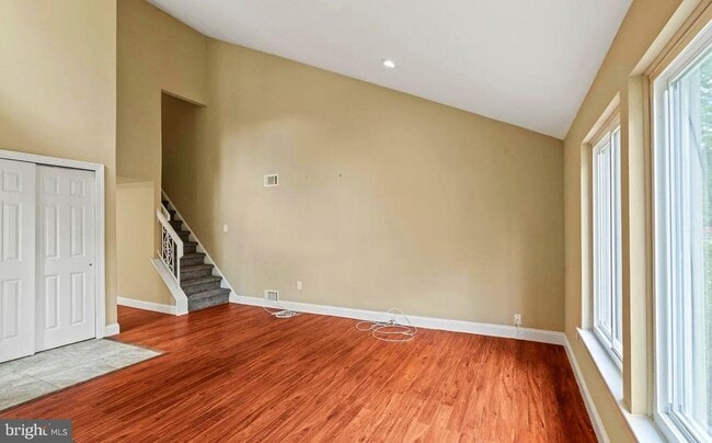 Building Photo - 41 Peregrine Dr