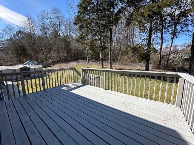 Building Photo - Beautiful 4 Bed / 2.5 Bath w/ 2-car garage & fenced yard –  Move-In Ready!