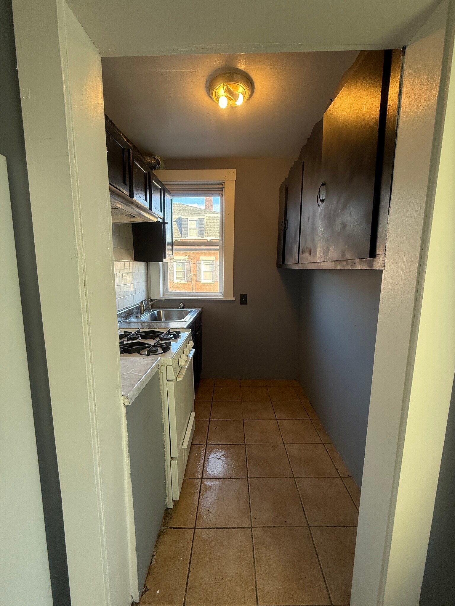 Building Photo - 4 Pearl St