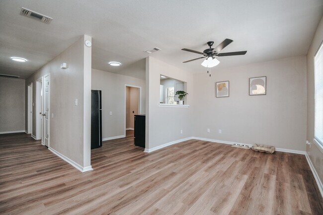Primary Photo - 108 Milann St