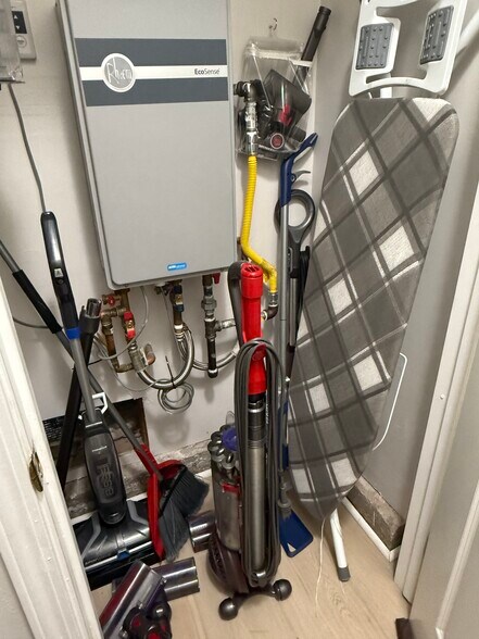 Building Photo - 13907 Hawick Dr