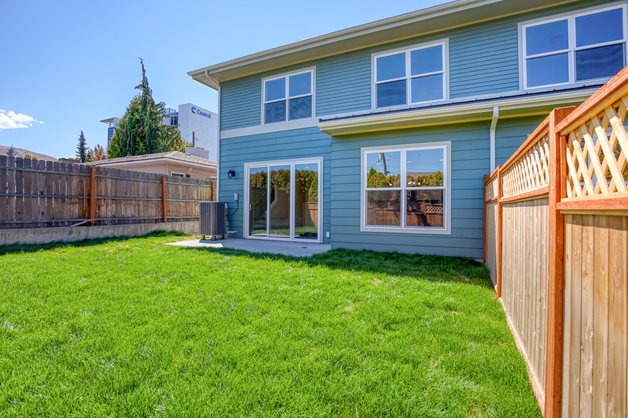 Building Photo - 1205 Fuller St