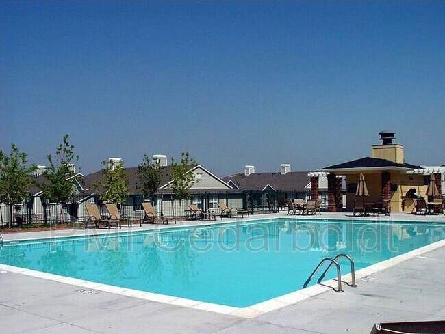 Building Photo - 10176 Park Meadows Dr