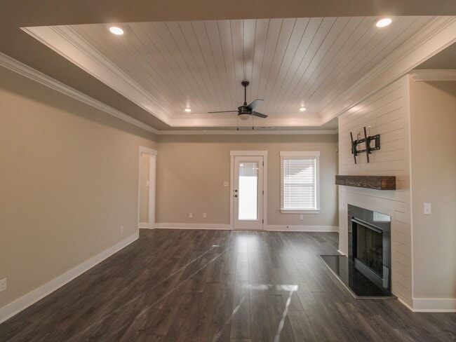 Building Photo - LIKE NEW Home in Natures Cove West in Athe...