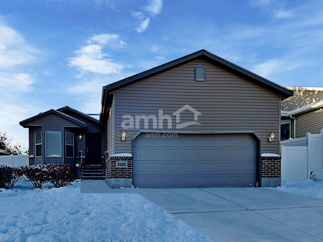 Primary Photo - 6301 W Liza Ln
