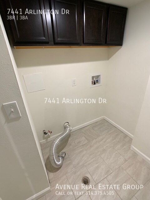 Building Photo - 7441 Arlington Dr