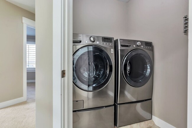 Building Photo - Unique 2 Story Home w attached 2 car