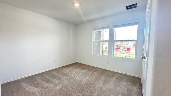 Building Photo - 310 Jeffers
