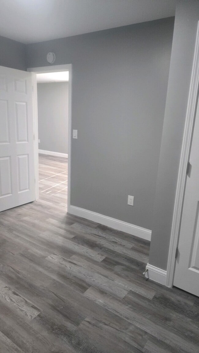 Building Photo - Beautifully rehabbed home