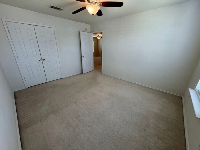 Building Photo - 217 Tepee Dr