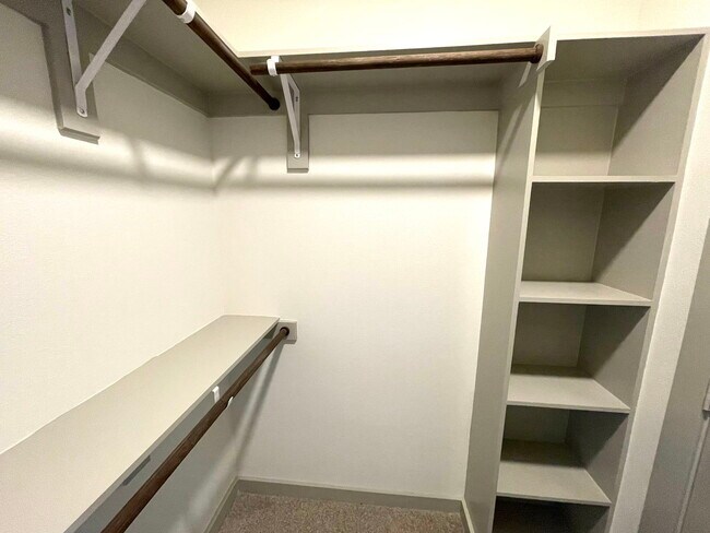 Building Photo - 1111 Gallagher Dr
