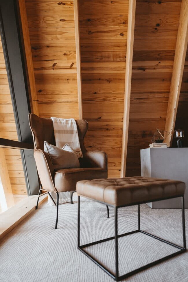 Building Photo - 503 NW D St