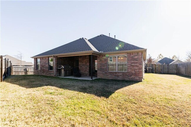 Building Photo - 3644 W Country Mdws St