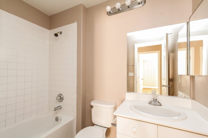 Building Photo - 1726 Sabatini Dr