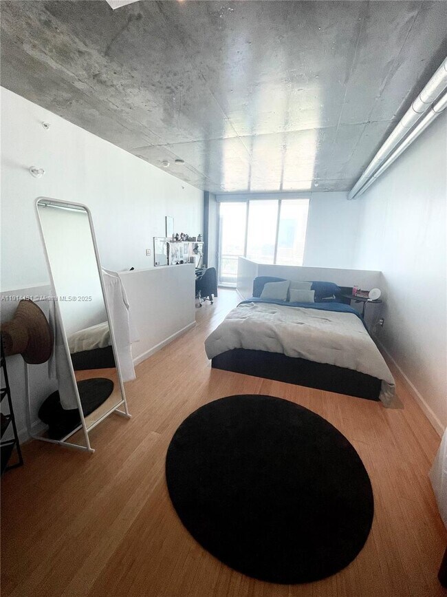 Building Photo - 690 SW 1st Ct