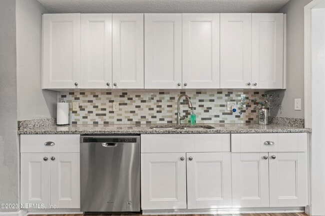 Building Photo - 1905 Niblick Dr