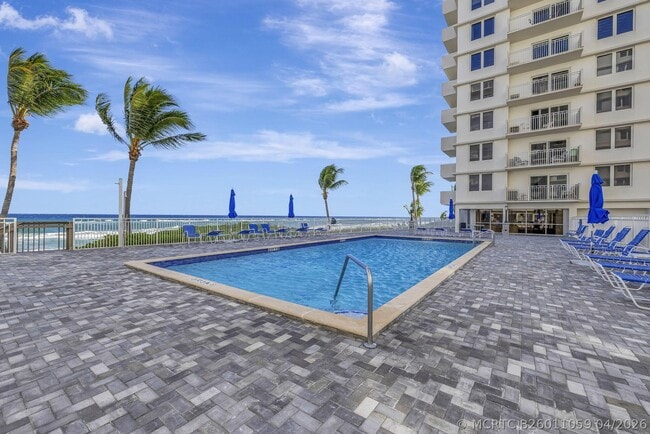 Building Photo - 3215 S Ocean Blvd